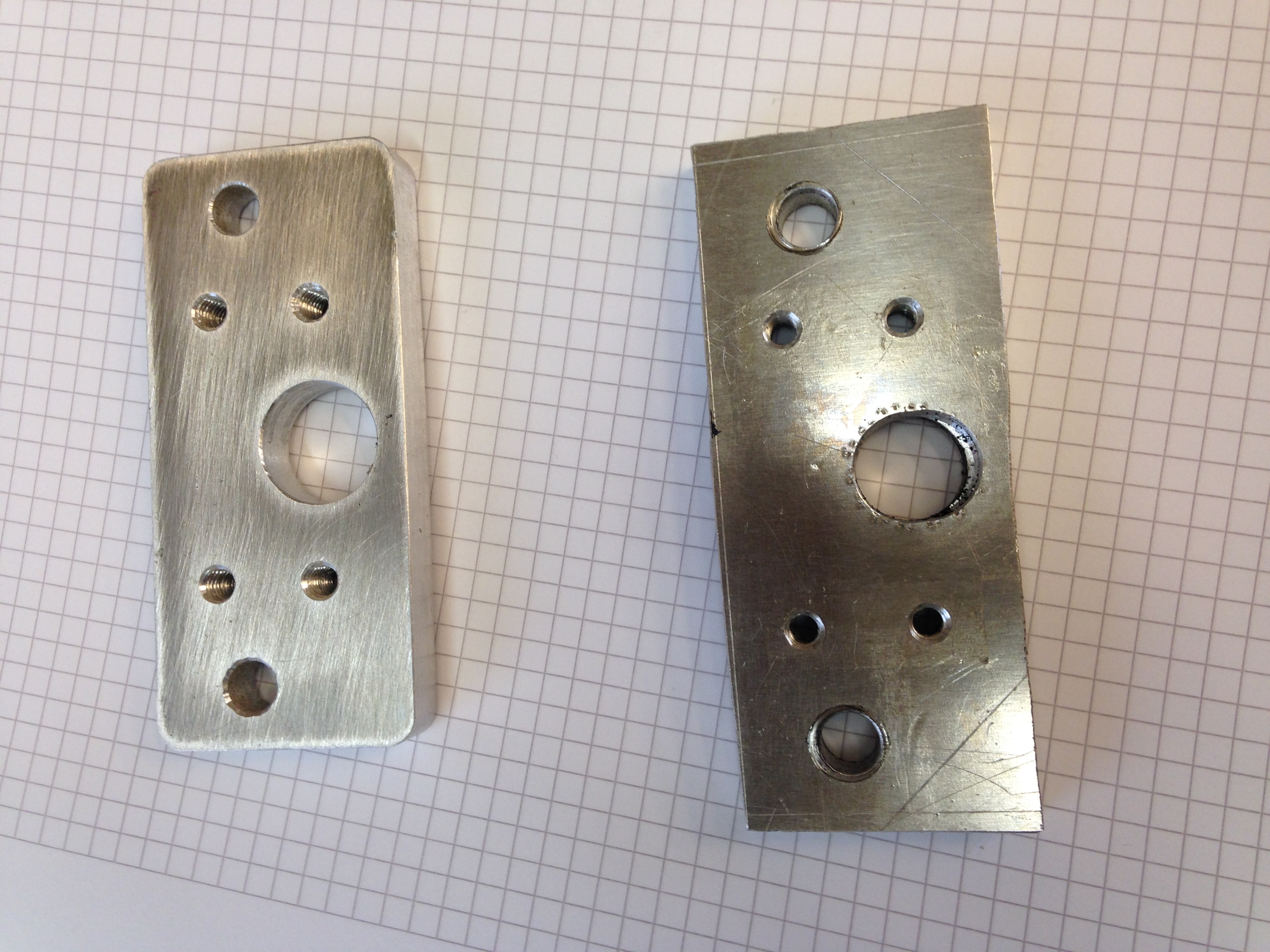 CNC-frest del (med backlash) og manyuell frest del